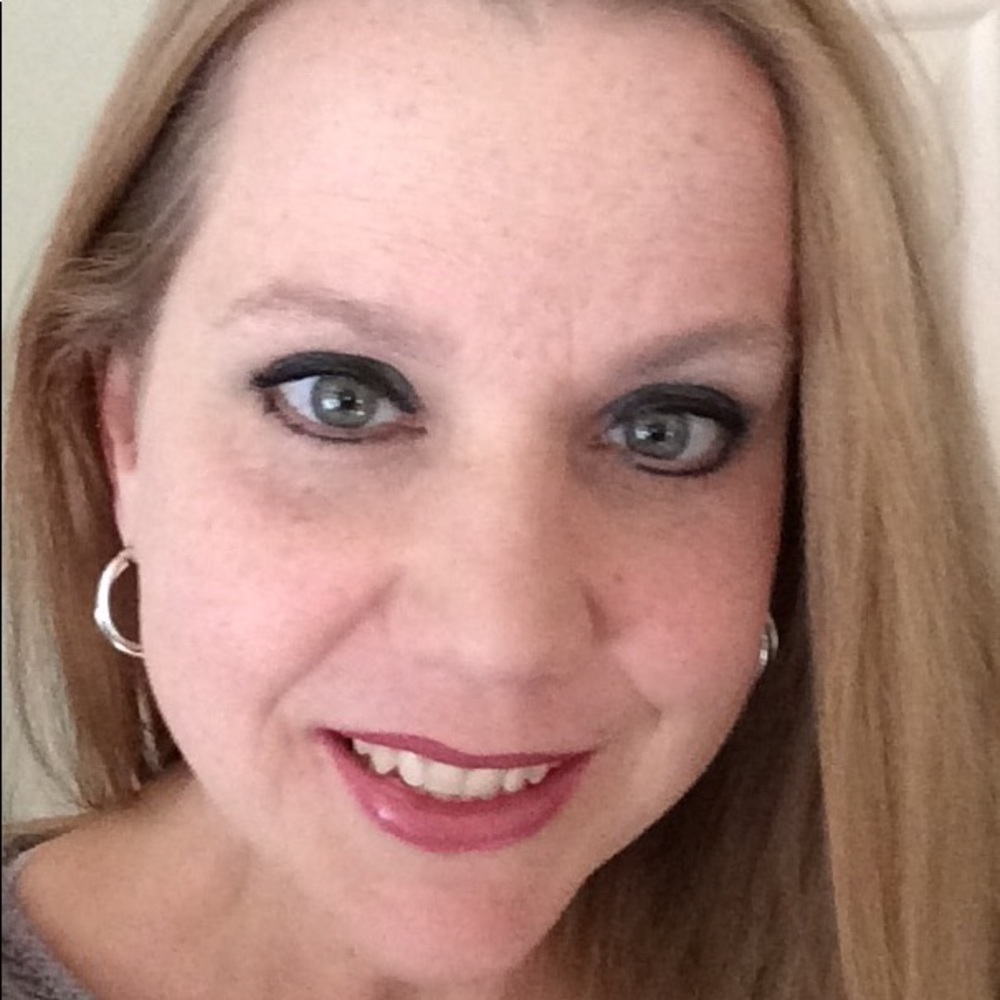 Meet your Posher, Lisa